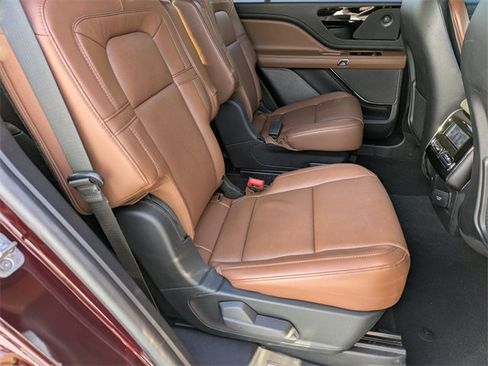 Used 2022 Lincoln Aviator Reserve w/ Elements Package Plus image 17