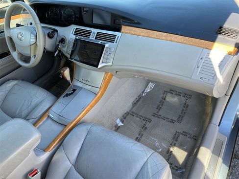 Used 2006 Toyota Avalon XLS image 8