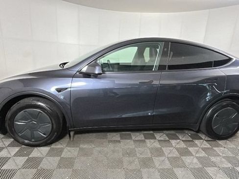 Used 2026 Tesla Model Y 2WD image 5