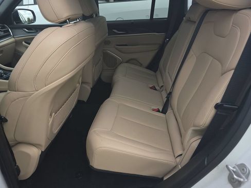 Used 2022 Jeep Grand Cherokee Limited 4xe w/ Luxury Tech Group II AWD/4WD image 4