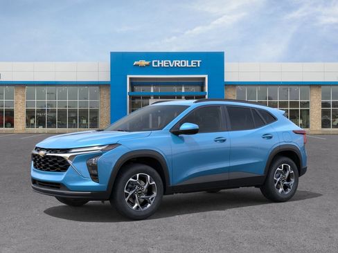 New 2026 Chevrolet Trax LT FWD image 2