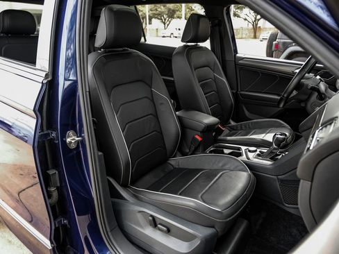 Used 2022 Volkswagen Tiguan SEL R-Line image 46