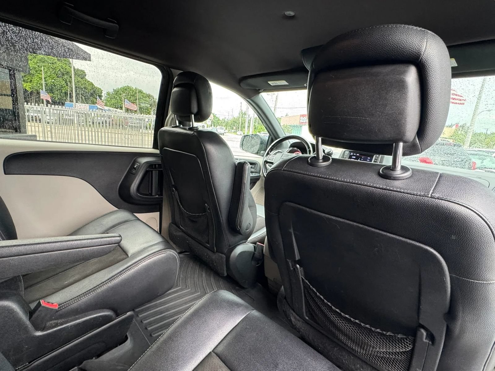 Used 2019 Dodge Grand Caravan SXT FWD image 29