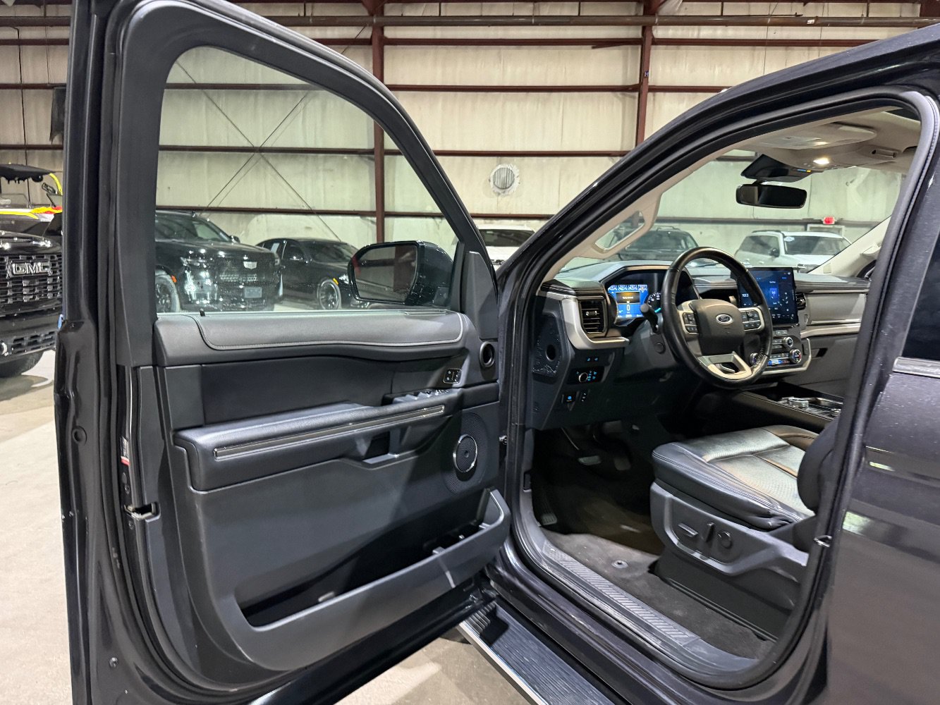 Used 2023 Ford Expedition Max XLT AWD/4WD image 12