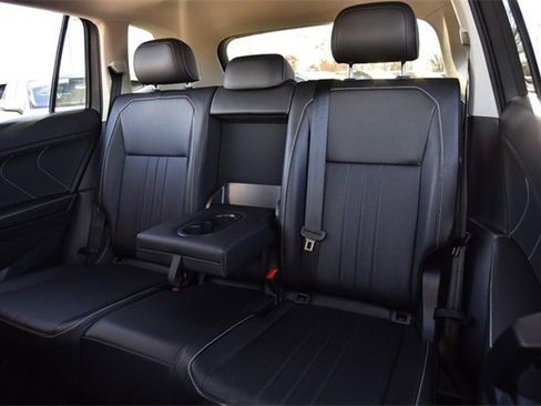 Certified 2022 Volkswagen Tiguan SE image 21