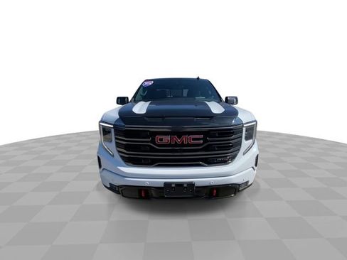 Used 2024 GMC Sierra 1500 AT4 w/ Technology Package AWD/4WD image 5