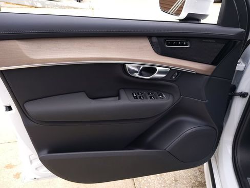 New 2026 Volvo XC90 T8 Plus w/ Protection Package Premier AWD/4WD image 25