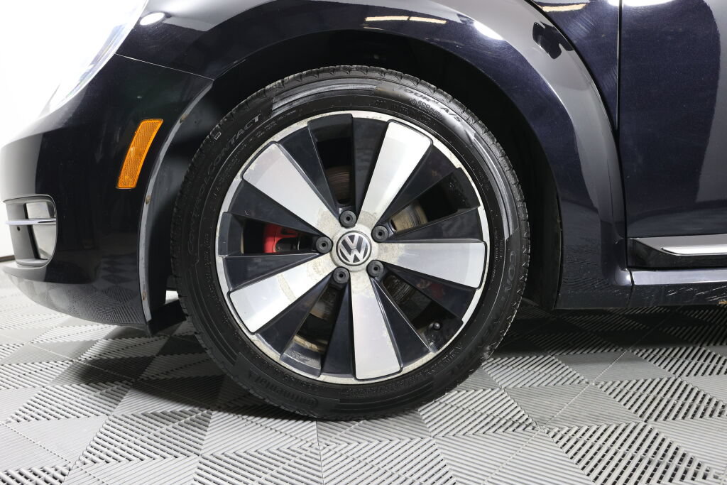 Used 2012 Volkswagen Beetle 2.0T FWD image 9