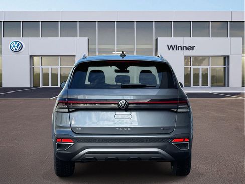 New 2026 Volkswagen Taos SE image 4