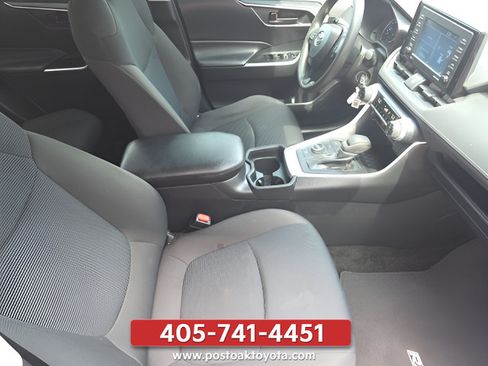 Used 2021 Toyota RAV4 LE AWD/4WD image 35