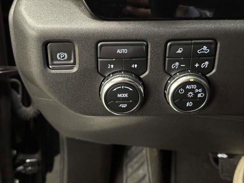 Certified 2024 GMC Sierra 1500 SLT image 24