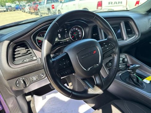 Used 2023 Dodge Challenger SXT RWD image 28