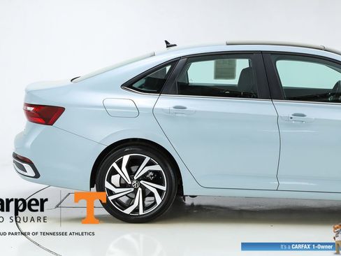 Used 2025 Volkswagen Jetta SEL image 11