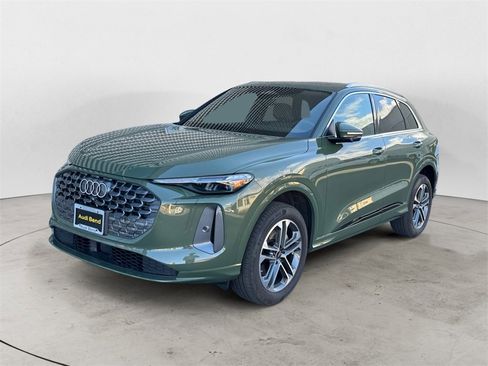 Used 2025 Audi Q5 Premium Plus w/ Premium Plus image 1