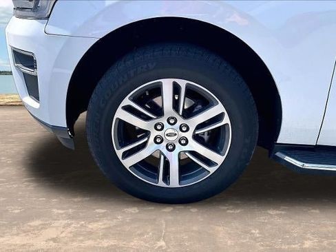Used 2022 Ford Expedition Max Limited RWD image 29