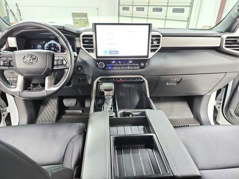 Used 2025 Toyota Tundra Limited AWD/4WD image 25