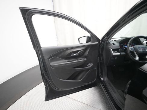 Used 2022 GMC Terrain SLE w/ Driver Convenience Package image 28