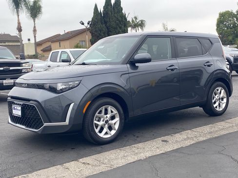 Used 2023 Kia Soul LX w/ Option Group 015 image 2