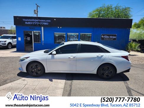 Used 2021 Hyundai Elantra SEL FWD image 1