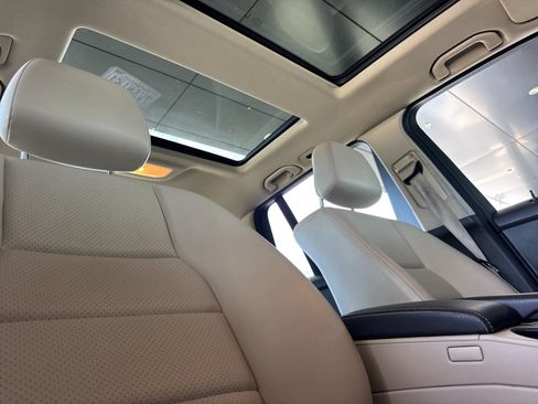 Used 2015 Mercedes-Benz GLK 350 2WD image 17