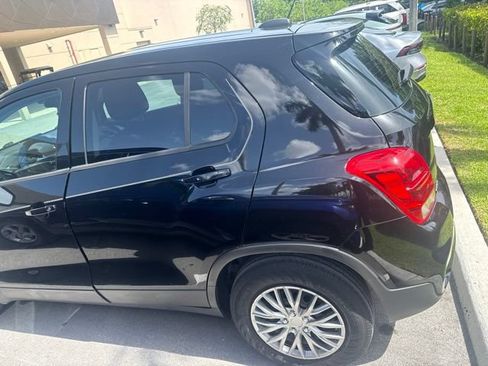 Used 2018 Chevrolet Trax LS FWD image 8