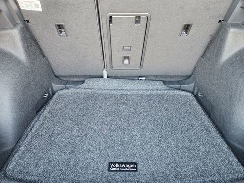 New 2024 Volkswagen Taos SE image 20