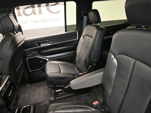 Used 2022 Jeep Wagoneer Series III w/ Premium Group I AWD/4WD image 22