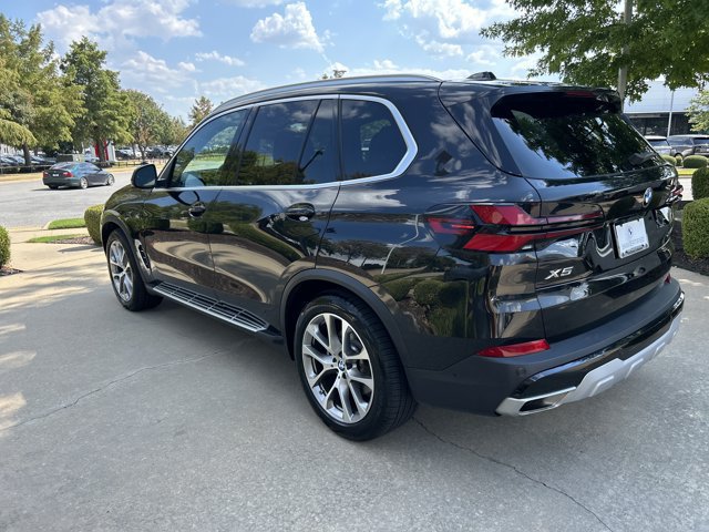 Certified 2025 BMW X5 xDrive40i AWD/4WD image 3