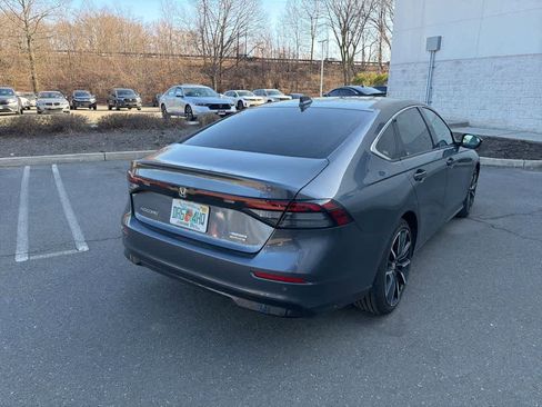 Used 2024 Honda Accord Touring image 11