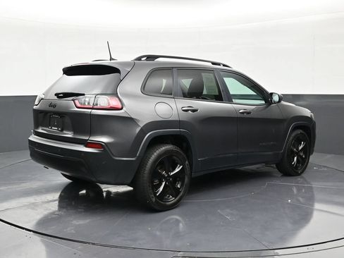 Used 2019 Jeep Cherokee Latitude Plus FWD image 5