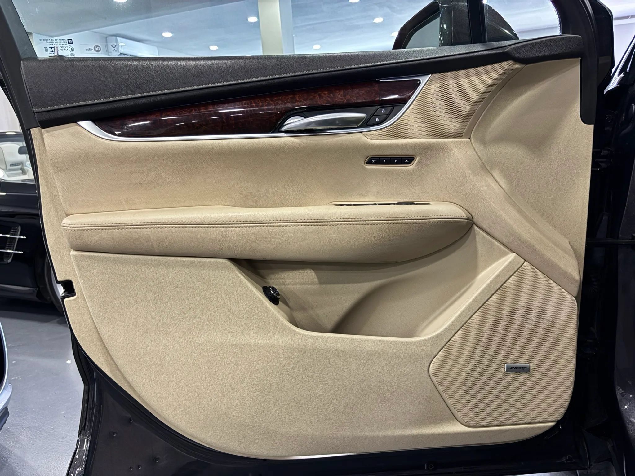 Used 2018 Cadillac XT5 Premium Luxury FWD image 37