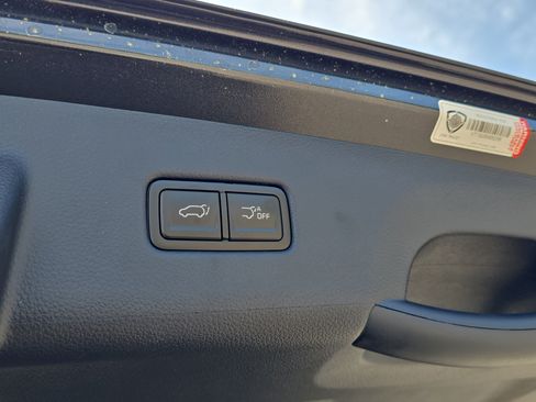 New 2026 Kia Carnival EX FWD image 11