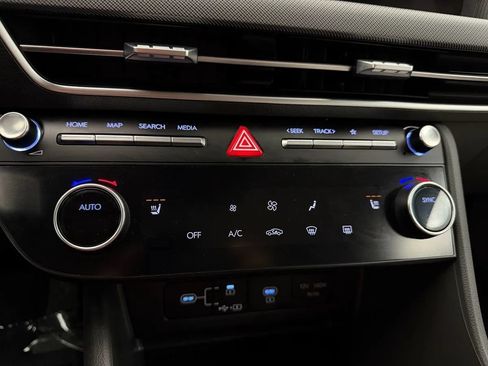 Used 2025 Hyundai Sonata SEL FWD image 24