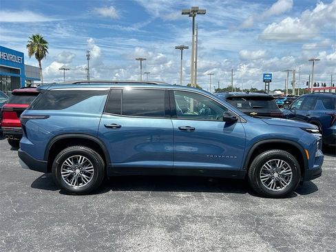 New 2026 Chevrolet Traverse LT image 3