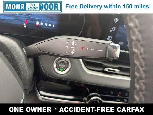 Used 2025 Chevrolet Equinox LT w/ Safety and Technology Package image 17