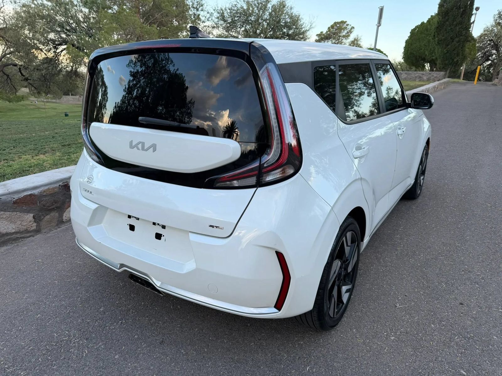 Used 2024 Kia Soul GT-Line w/ Option Group 020 FWD image 5