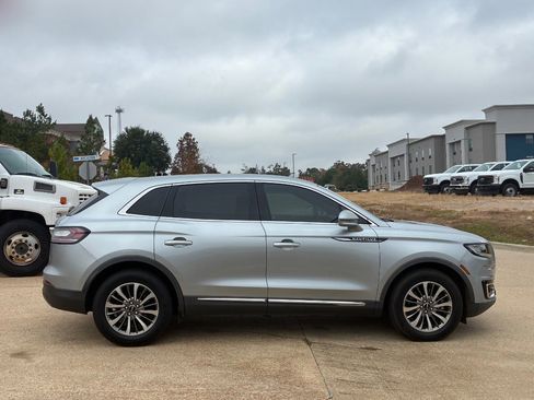 Used 2020 Lincoln Nautilus FWD w/ Equipment Group 101A image 4