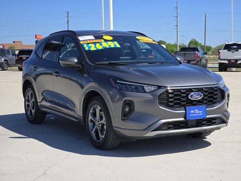 Used 2023 Ford Escape ST-Line Select image 3
