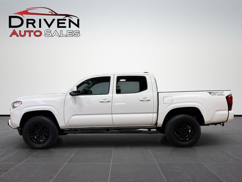 Used 2022 Toyota Tacoma SR AWD/4WD image 1