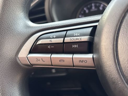 Used 2020 MAZDA MAZDA3 Sedan image 30