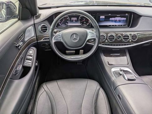 Used 2017 Mercedes-Benz S 550 Sedan image 17
