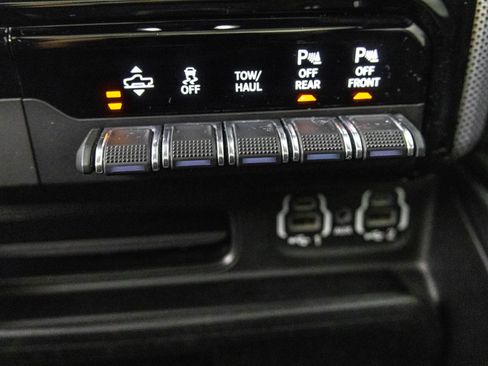 Used 2020 RAM 1500 Limited w/ Cold Weather Group image 29