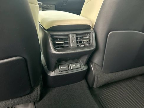 Used 2022 Lexus ES 300h Ultra Luxury w/ Accessory Package 2 FWD image 34