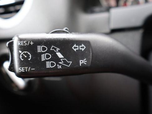 Used 2014 Volkswagen Tiguan SE AWD/4WD image 31