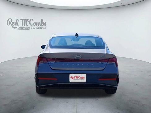 New 2025 Hyundai Elantra Limited FWD image 4