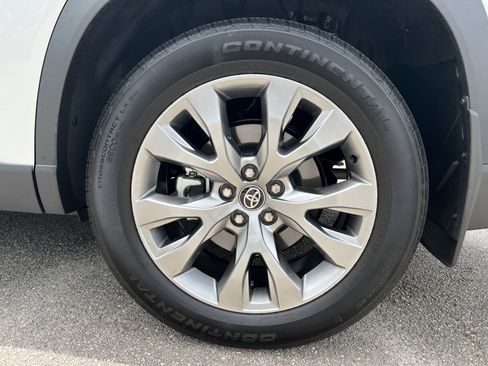 Certified 2025 Toyota Grand Highlander FWD image 34