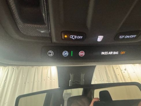 Used 2020 Chevrolet Silverado 2500 LT w/ Z71 Off-Road Package image 32