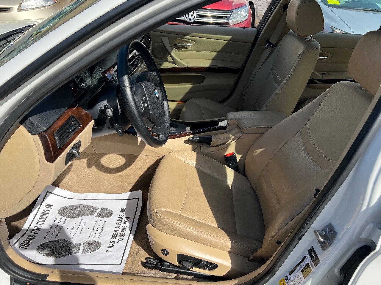 Used 2011 BMW 328i Sedan RWD image 31