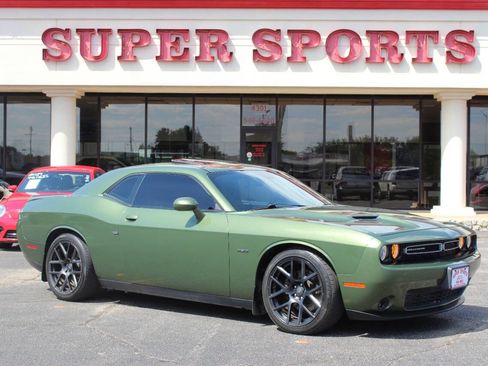 Used 2018 Dodge Challenger R/T w/ Sound Group image 1