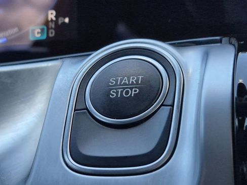 Used 2024 Mercedes-Benz EQB 300 4MATIC image 28